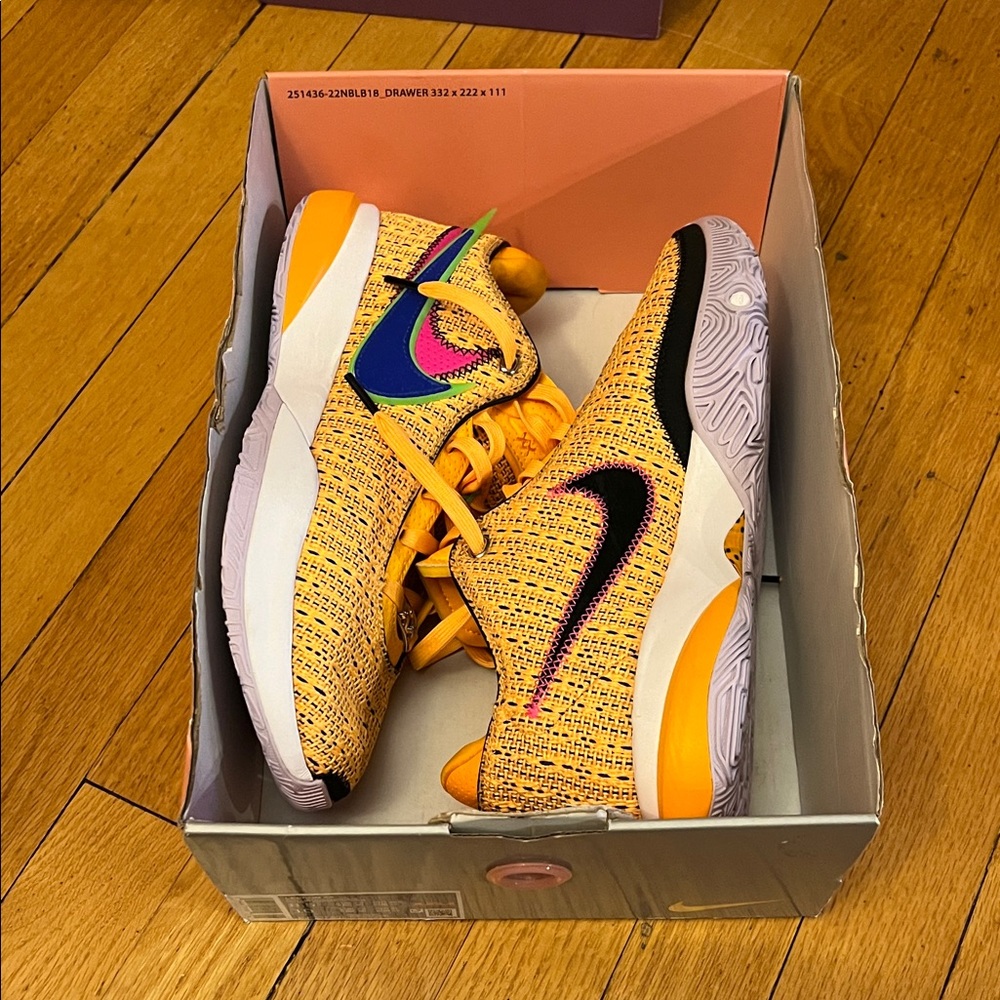 Nike LeBron XX Yellow and Blue Sneakers - Picture 10 of 11